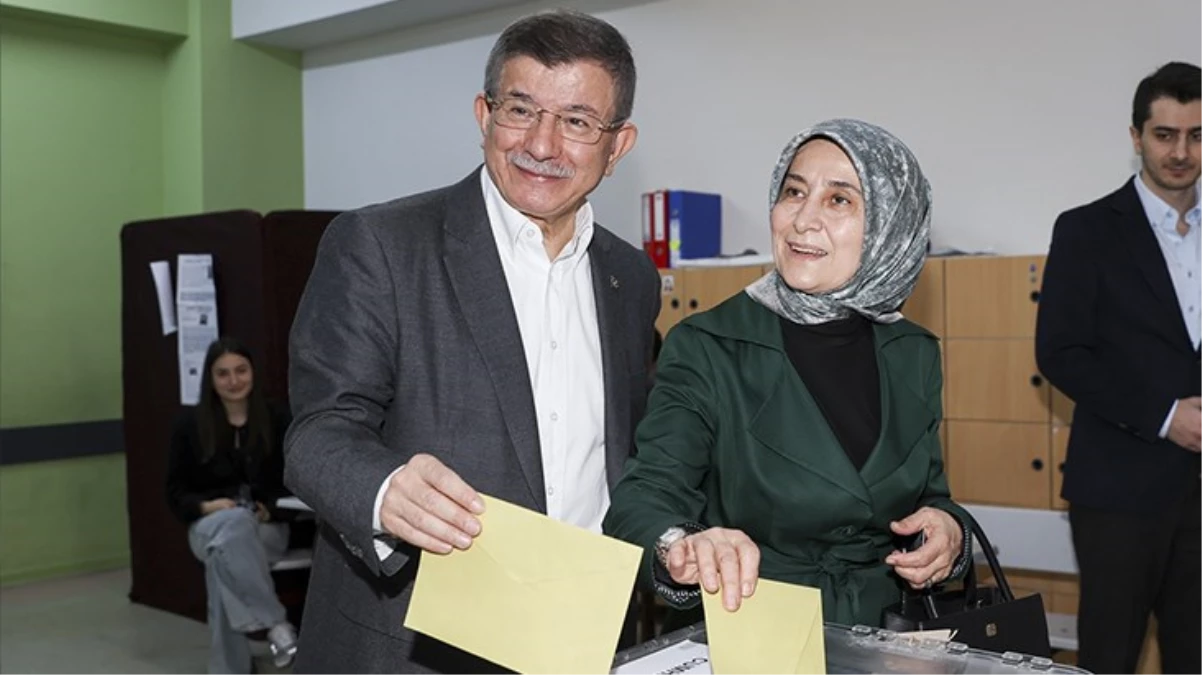 Seçimleri Erdoğan’ın kazanmasının ardından Davutoğlu’ndan ilk sözler: Sonuçların ülkemize hayırlı uğurlu olmasını diliyorum