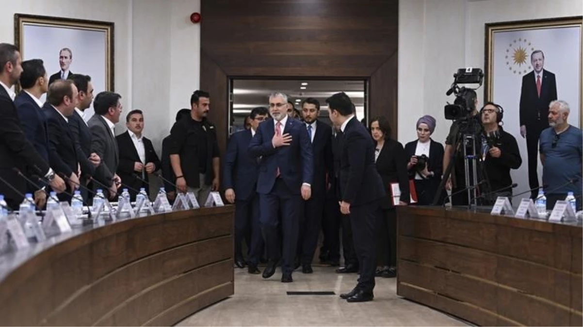 Memur ve memur emeklilerinin zam oranlarının belirleneceği toplu sözleşme görüşmelerinin ilk toplantısı sona erdi