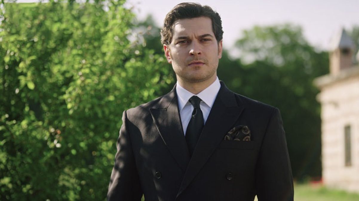 Çağatay Ulusoy’un yeni imajını gören takipçileri tanıyamadı