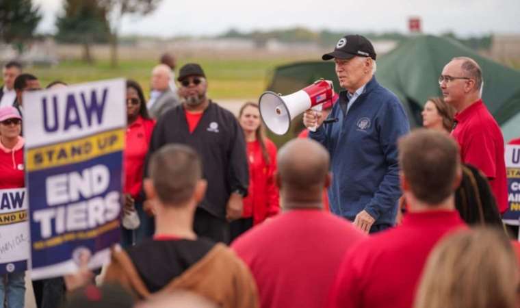 ABD tarihinde ilk kez görevdeki Başkan grevdeki işçileri ziyaret etti