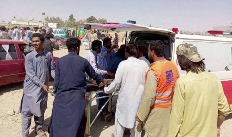 Pakistan’da iki ayrı yerde intihar saldırısı: Çok sayıda ölü ve yaralı var