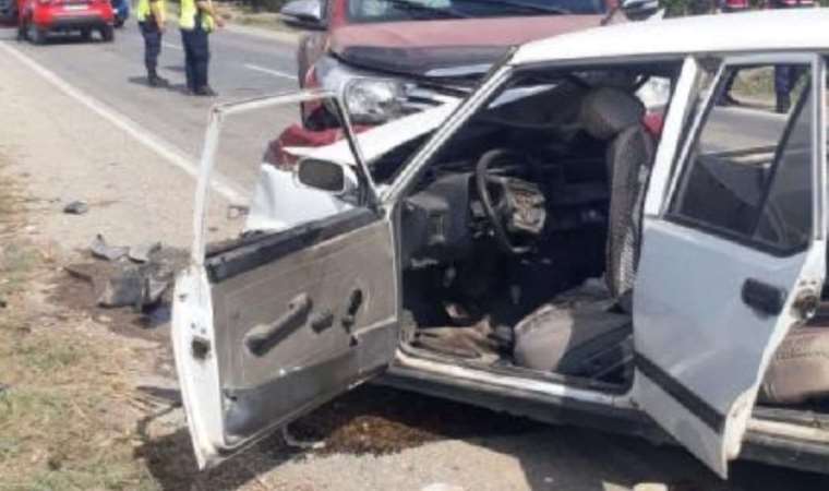 Mersin’de feci kaza: 2 kişi hayatını kaybetti, 3 kişi de yaralandı!