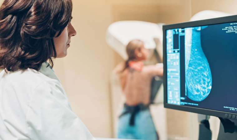 Kansere ‘feminist yaklaşım’ her yıl 800 bin kadının hayatını kurtarabilir