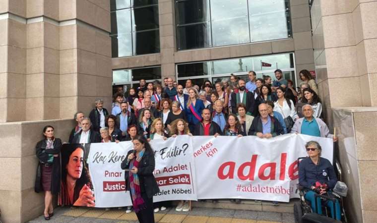 4 kez beraat eden Pınar Selek yeniden yargılanıyor! Dava gelecek seneye ertelendi