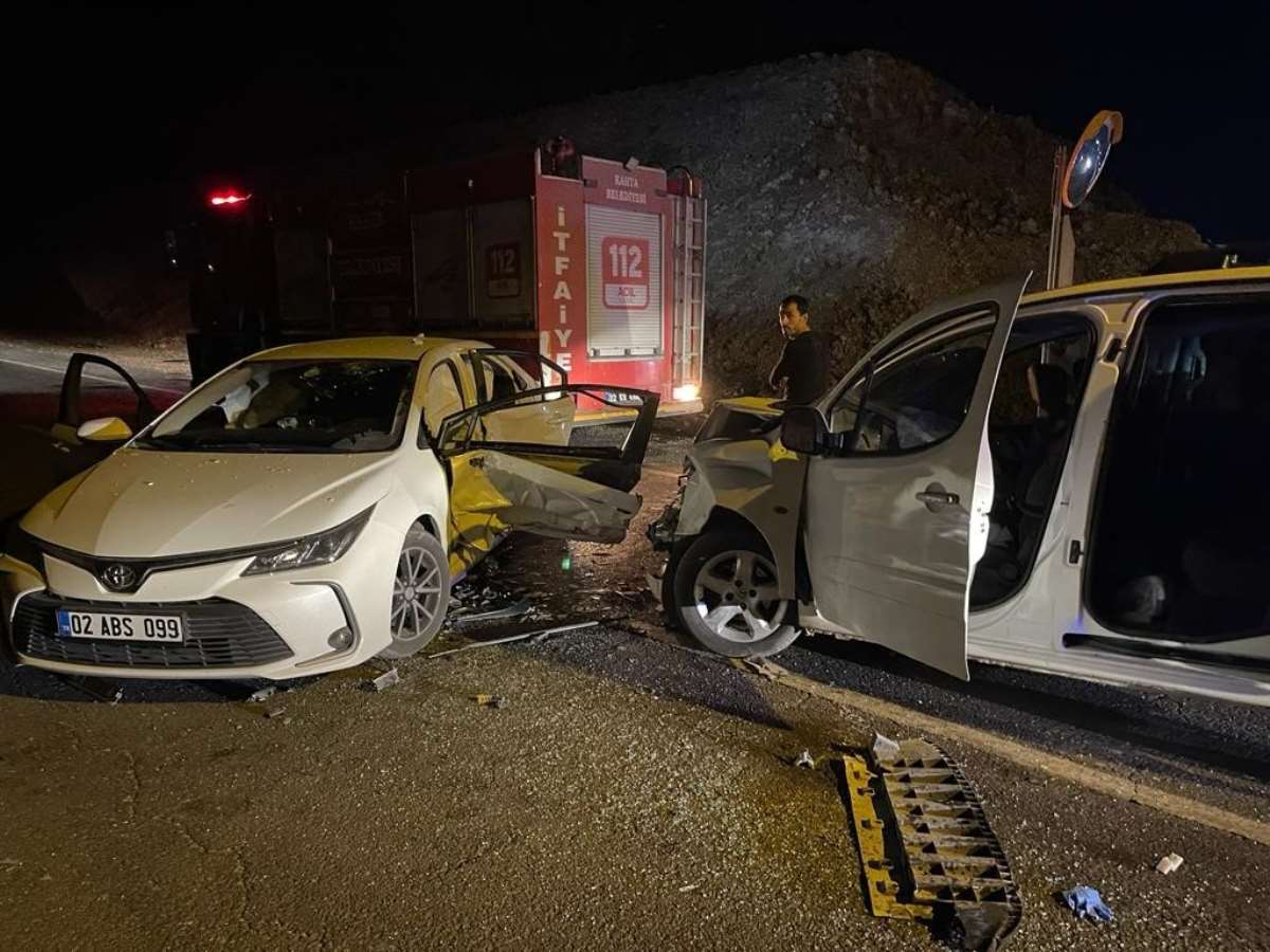 Siverek-Adıyaman karayolunda feci kaza: 8 yaralı