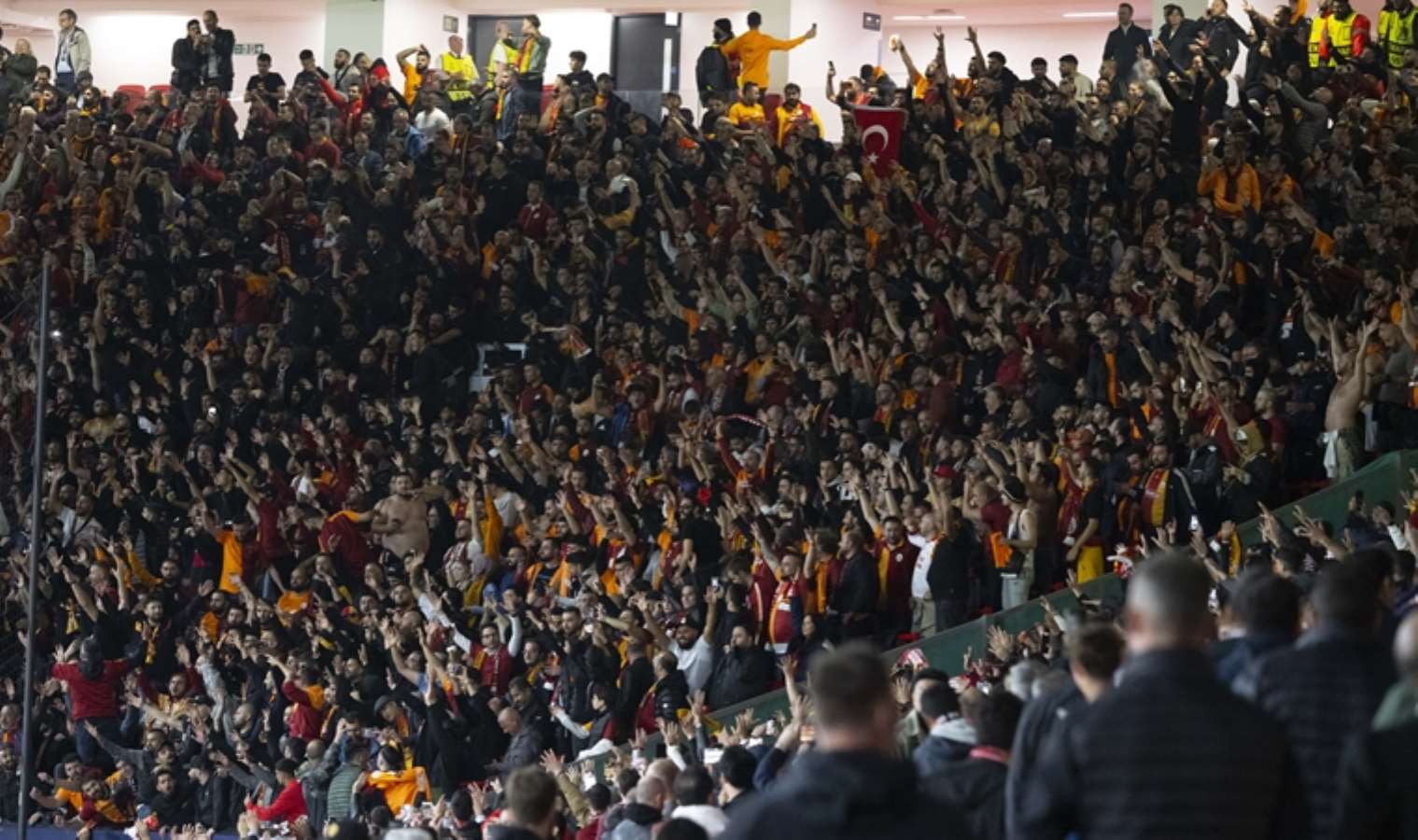 Manchester United'lı seyirciler şaşırmıştı: Galatasaraylı taraftarların sırrı ortaya çıktı!