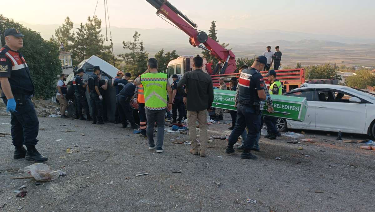 Gaziantep'te katliam gibi kaza: 5 ölü, 5’i ağır 17 yaralı