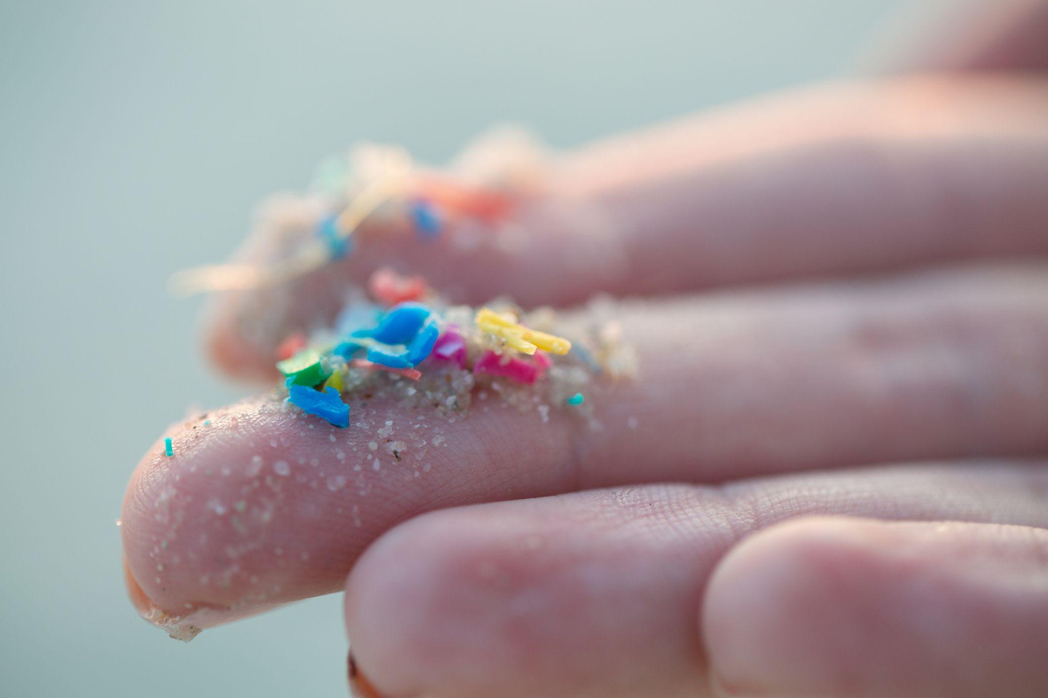 Mikroplastik içeren ürünler yasaklandı: Hangi ürünler var?