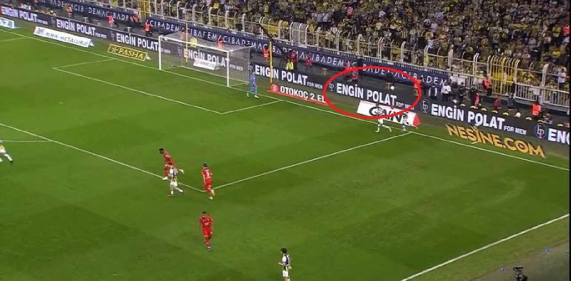 Eşi Dilan Polat'la birlikte tüm mal varlıkların el konulmuştu: Fenerbahçe stadında 'Engin Polat' reklamı