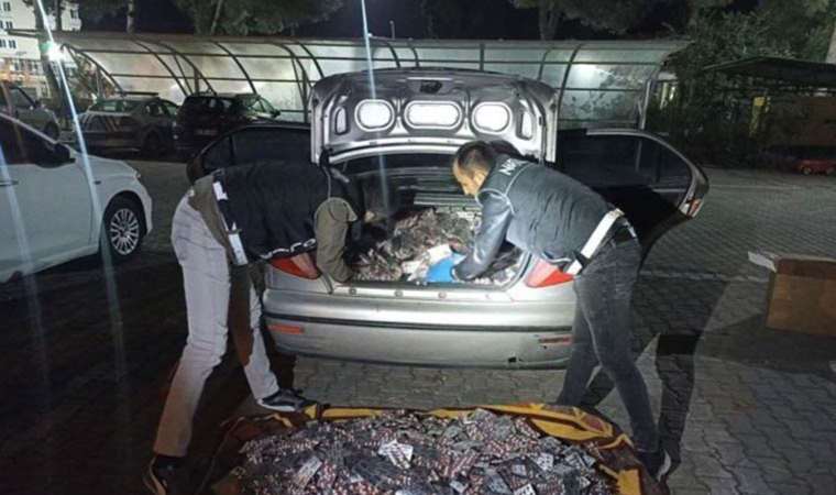 Şüpheli araçtan 110 bin 600 sentetik ecza hap çıktı