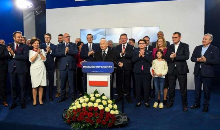 Polonya’da seçimlerden koalisyon hükümeti çıktı