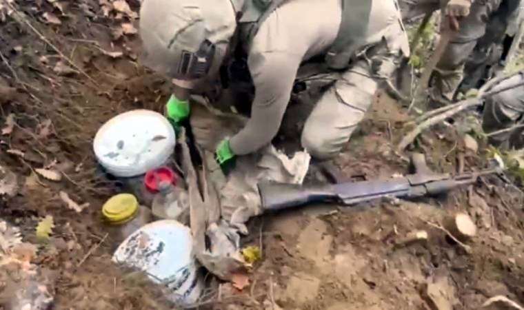 Bitlis’te toprağa gömülü silah ve çok sayıda mühimmat ele geçirildi!