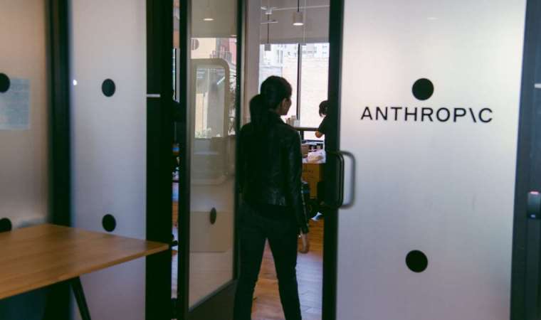 Müzik dünyası çalkalanıyor: Yapay zeka şirketine ‘telif hakkı’ suçlaması