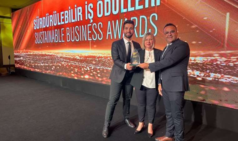 Efes Tarlası Yaşam Köyü’ne Sürdürülebilir İş Ödülü