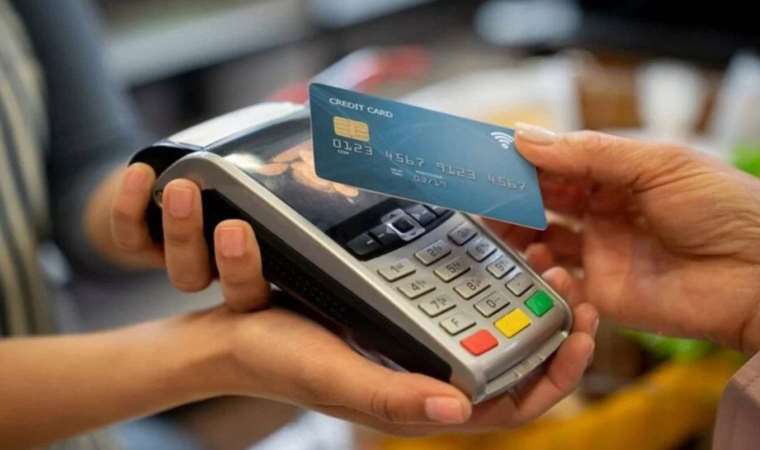 Faiz yükseldi, kredi kartı harcamaları durmadı!