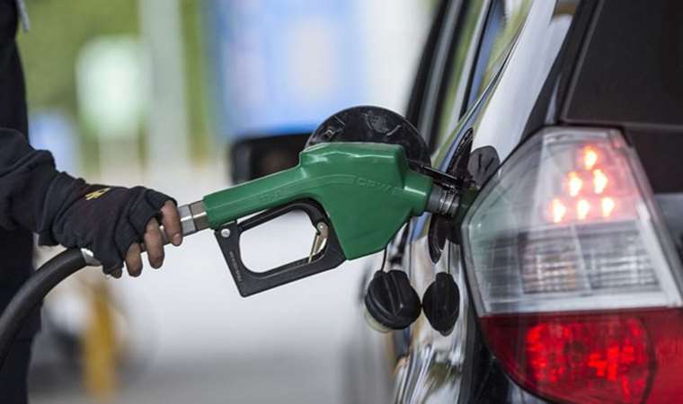 Peş peşe indirimler pompaya yansıdı: 8 Ekim 2023 güncel benzin motorin ve LPG fiyatları…