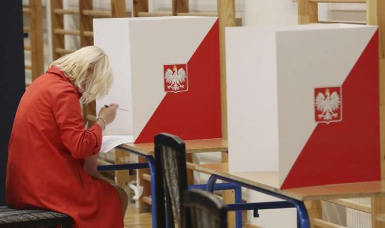 Polonya’da halk sandık başında