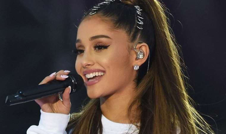 Ünlü şarkıcı boşandı: Eski eşine yapacağı ödeme dudak uçuklattı