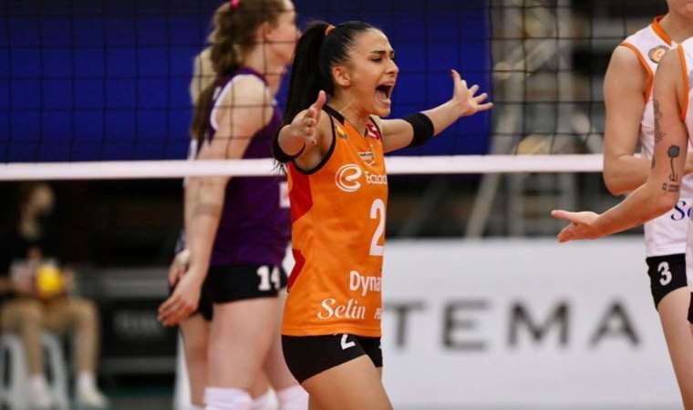 Milli voleybolcu Simge Aköz gözünü finallere dikti!