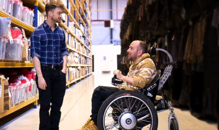 Harry Potter’ın yıldızı, çekimler sırasında felç kalan dublörüne belgesel çekti