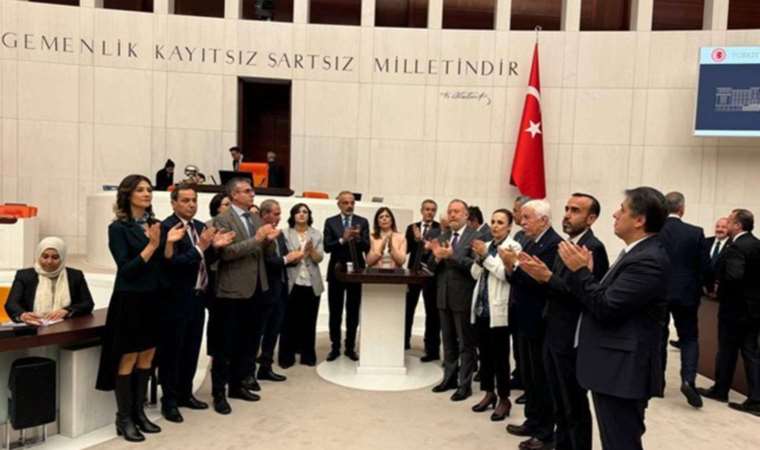 TBMM Genel Kurulu’nda HEDEP’ten kürsü işgali