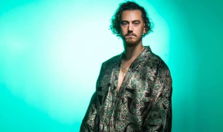 Evrencan Gündüz’den iki şarkı birden