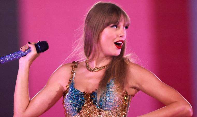 Taylor Swift’in turne filmi ön bilet satışlarında 100 milyon doları aştı