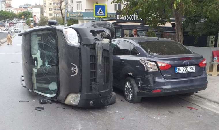Otomobil devrildi… Trafik yoğunluğu yaşandı!