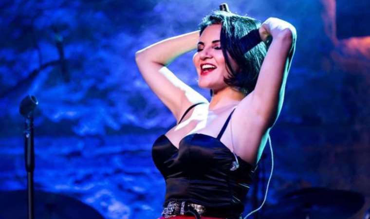 Göksel’in konserinde korkunç kaza… Duyma yetisini yüzde 65 kaybetti!