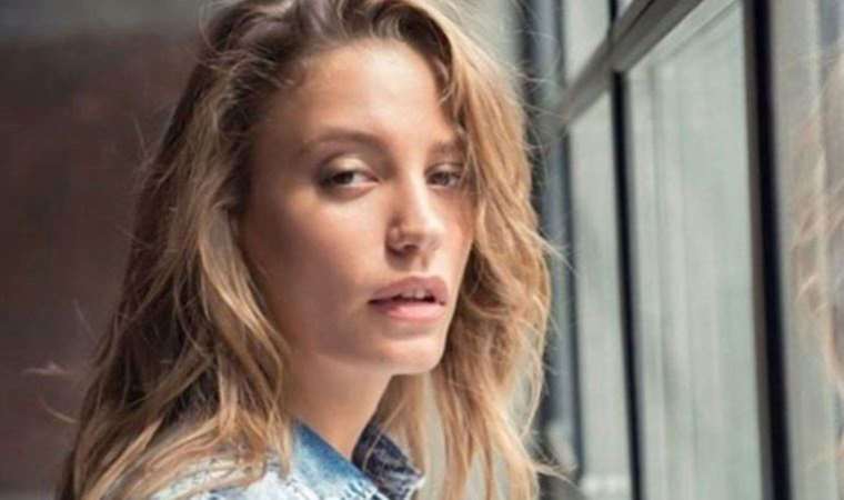 Serenay Sarıkaya, annesinin ‘yasak aşkı’ ile ilgili ilk kez konuştu