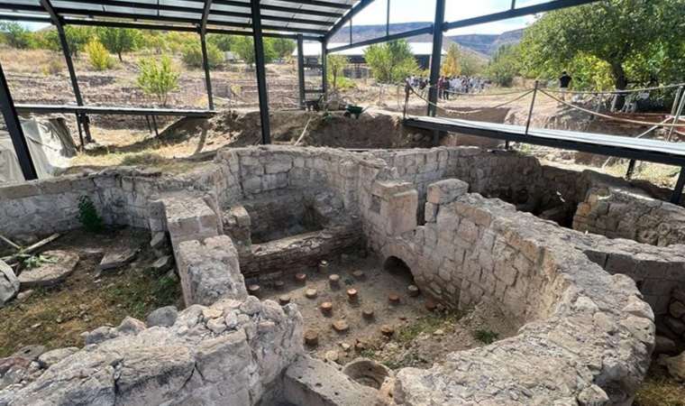 21 yıl önce kaçak kazı sonrası bulunmuştu: Bin 600 yıllık antik kenti yılda binlerce kişi ziyaret ediyor