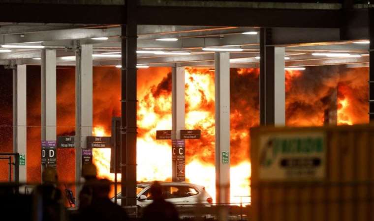 Havaalanında yangın: Tüm uçuşlar durduruldu