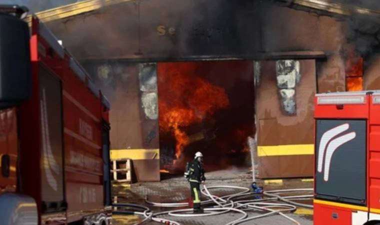 Kayseri’de yatak fabrikasında yangın çıktı!