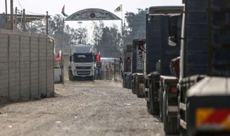 Gazze’ye insani yardım içeren 12 TIR daha girdi