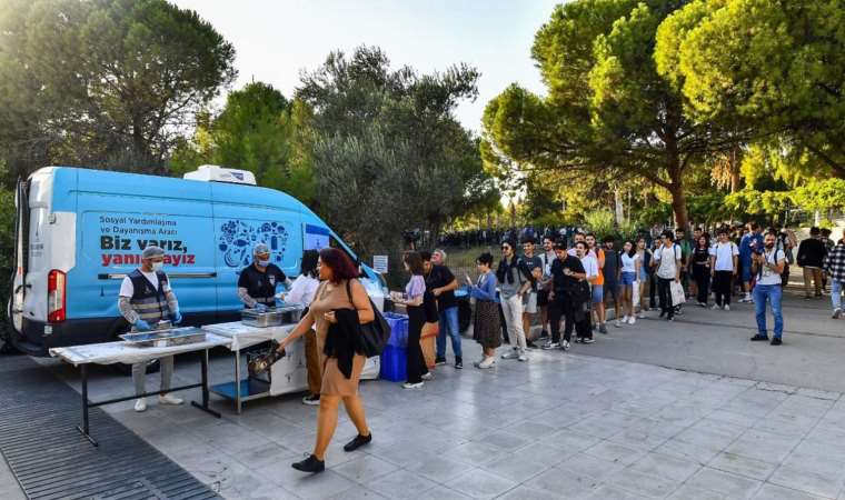 İzmir’de üniversite öğrencileri yine unutulmadı