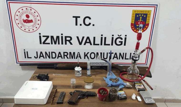 İzmir’in 8 ilçesinde zehir baskınları: 89 gözaltı