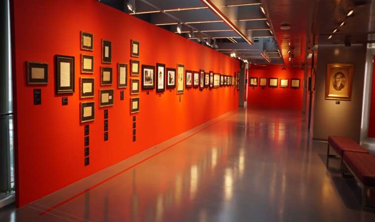 “Karanlıkta Akan Bir Yıldız: Mustafa Kemal Atatürk” sergisi 29 Ekim’de açlıyor