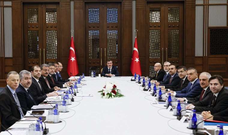 Özgür Karabat’tan tepki: İki ismin bu masada ne işi var?