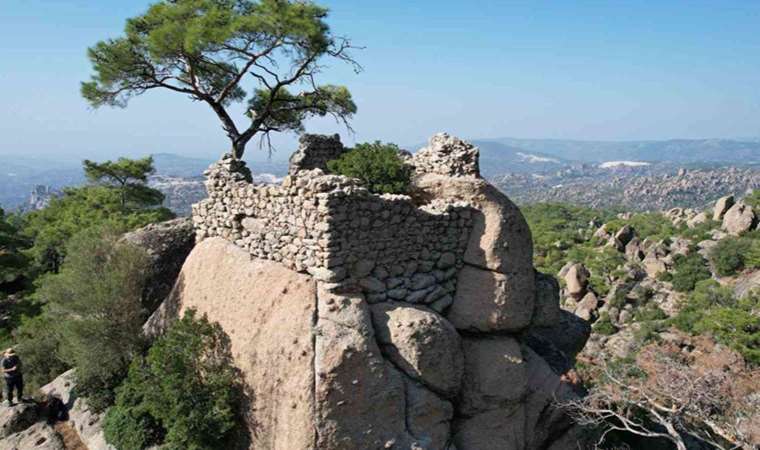 Yaklaşık 1500 yıldır ayakta olan Stylos Manastırı zamana direniyor