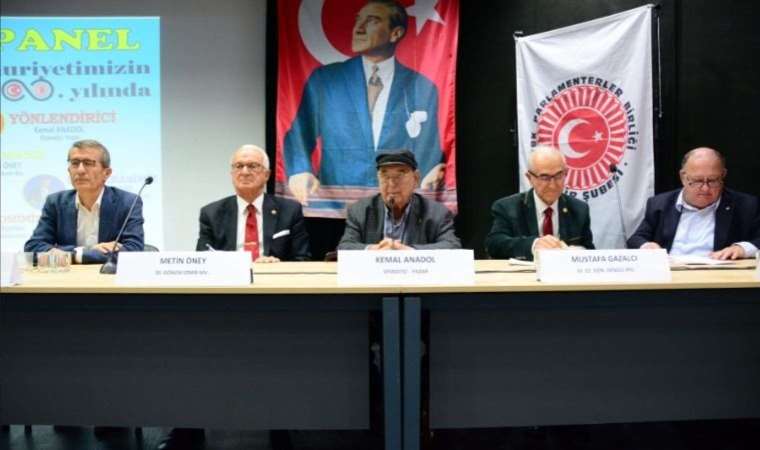 “AKP cumhuriyete şaşı bakıyor”