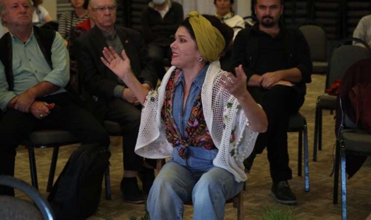Gülten Akın şiirleri TÜYAP’ta seslendirildi