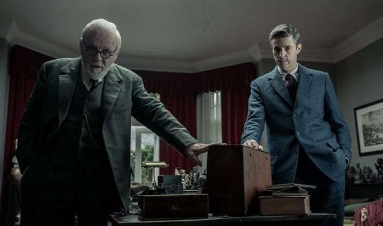 Usta oyuncu Anthony Hopkins, Freud karakteriyle derinlemesine bir performans sunuyor…
