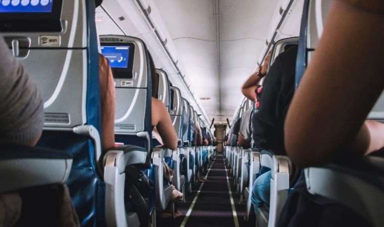 Glasgow-Antalya uçağında sarhoş adam paniği: Kabin ekibine saldırdı, Yunanistan’a zorunlu iniş yapıldı