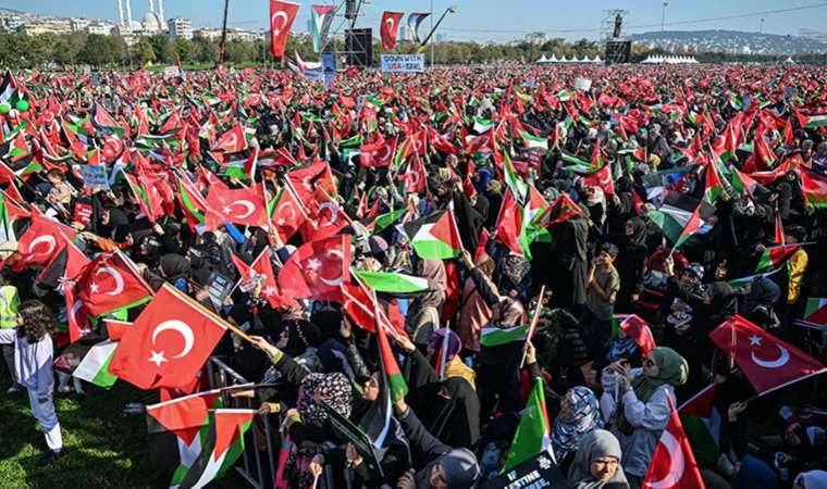 İstanbul’daki Filistin’e destek mitinginde Grup Yorum şarkısı çalındı