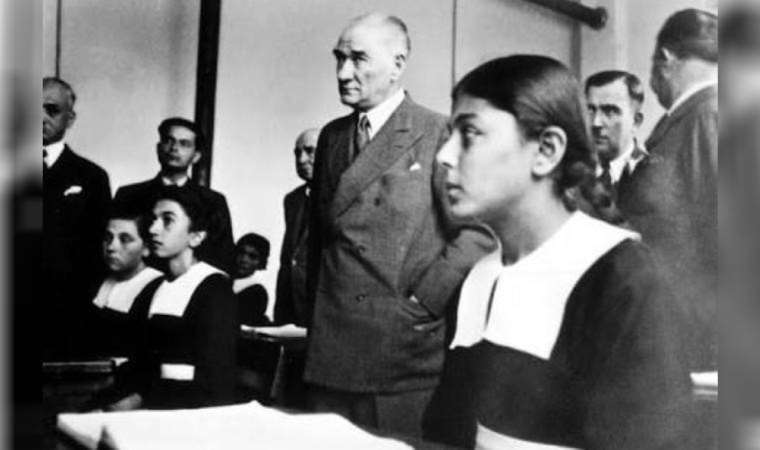 Eğitim-İş’in düzenlediği ‘Cumhuriyetin 2. Yüzyılı Eğitim Kongresi’ başladı: Yolumuzdan dönmeyeceğiz