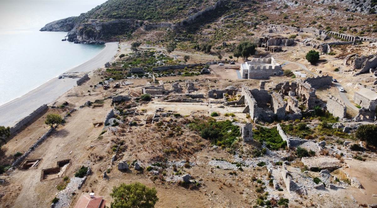 Anemurium Antik Kenti'nde ilk defa kadın heykeli bulundu