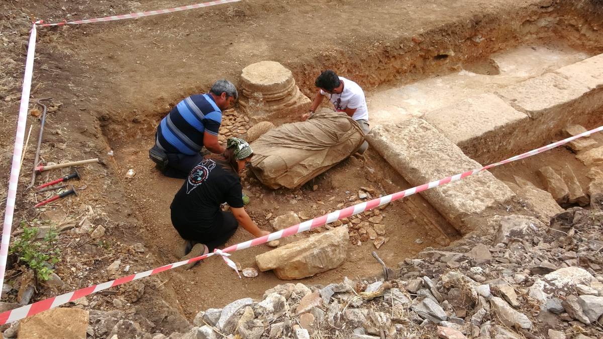 Anemurium Antik Kenti'nde ilk defa kadın heykeli bulundu