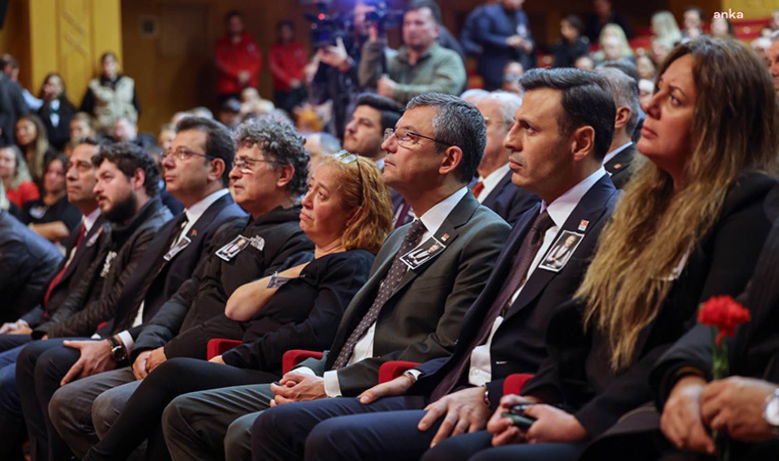 Metin Uca'ya veda töreni: Özgür Özel ve Ekrem İmamoğlu'ndan duygulandıran konuşma...