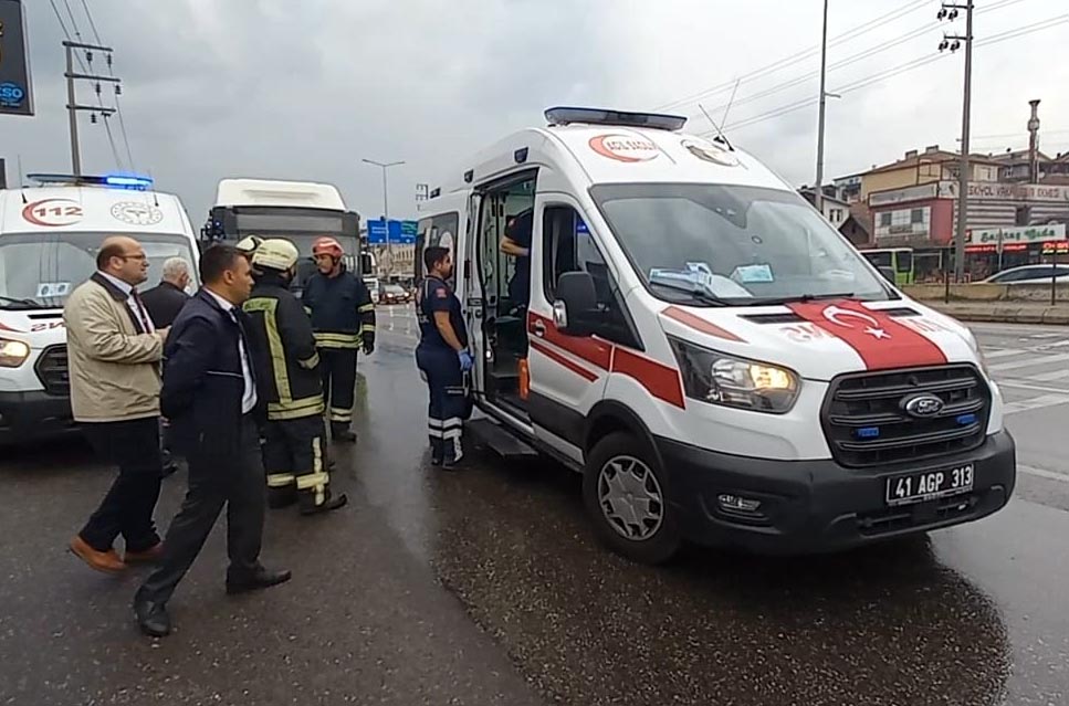 Kocaeli'nde feci kaza... Çok sayıda yaralı var!