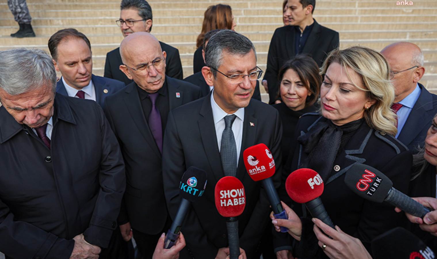 Özgür Özel ve Erdoğan Anıtkabir'de tokalaştı: 'Ata'nın huzurunda siyasi rekabet olmaz'